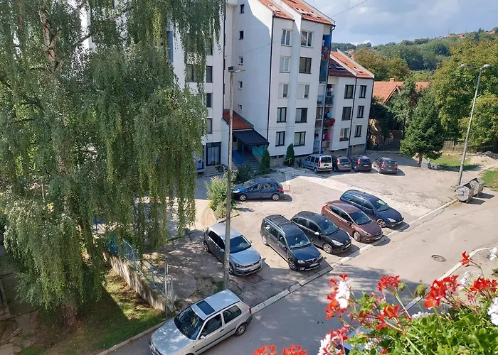 Sevojno Studio アパート